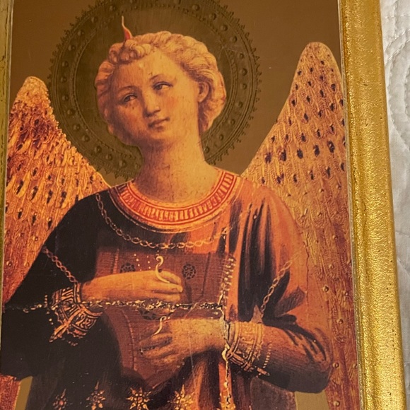 Angel art made in Italy.  Gold leaf around.  Two - Picture 5 of 10